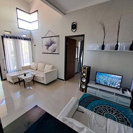 Villa Petit Tour Бату Экстерьер фото
