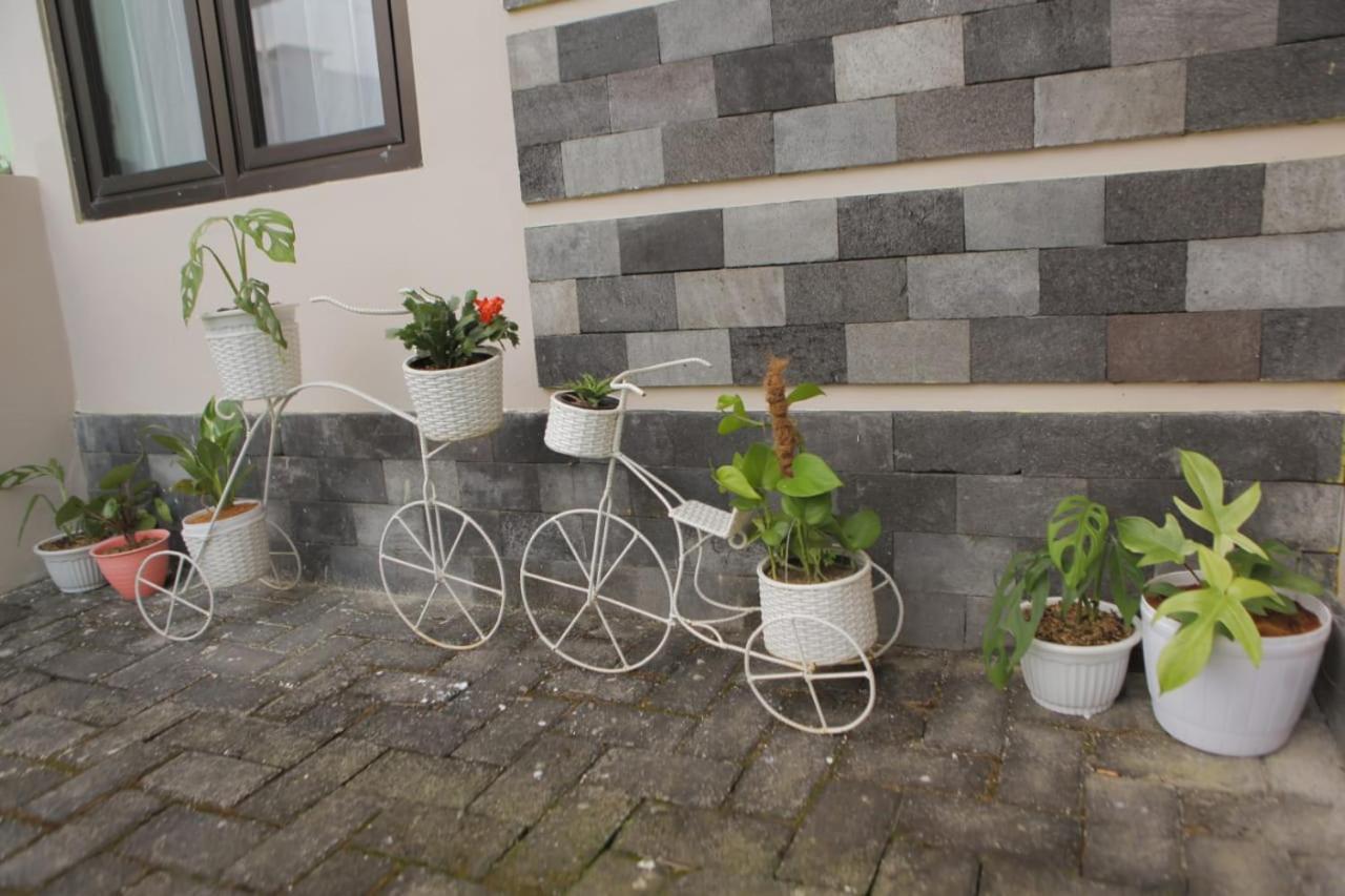 Villa Petit Tour Бату Экстерьер фото