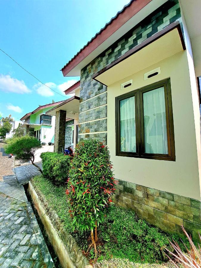 Villa Petit Tour Бату Экстерьер фото