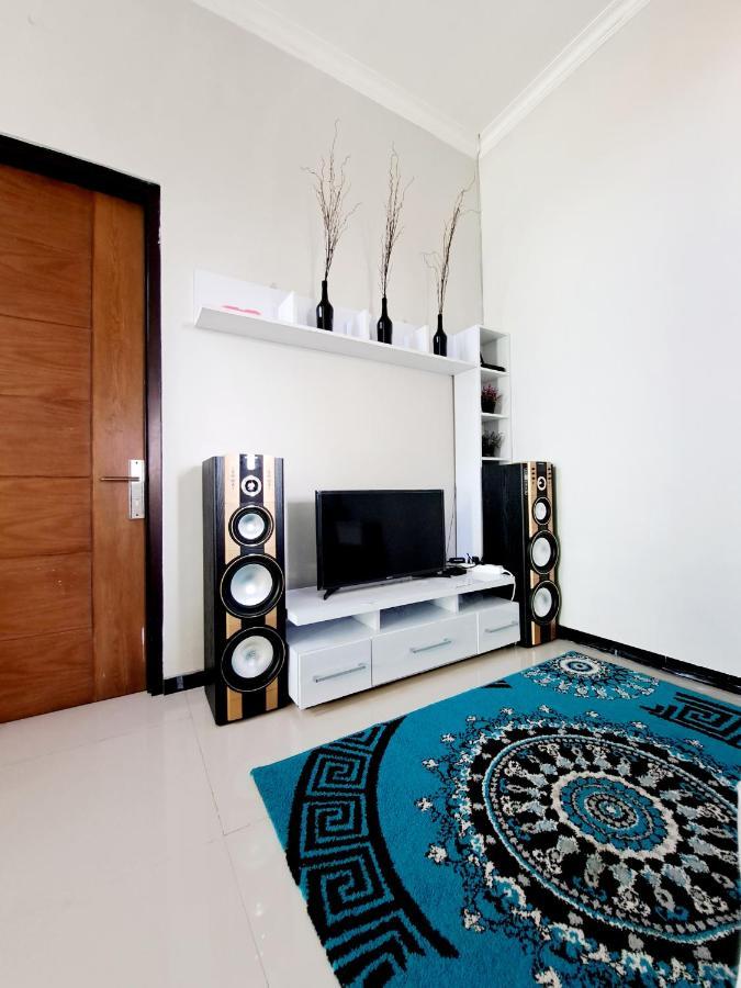 Villa Petit Tour Бату Экстерьер фото