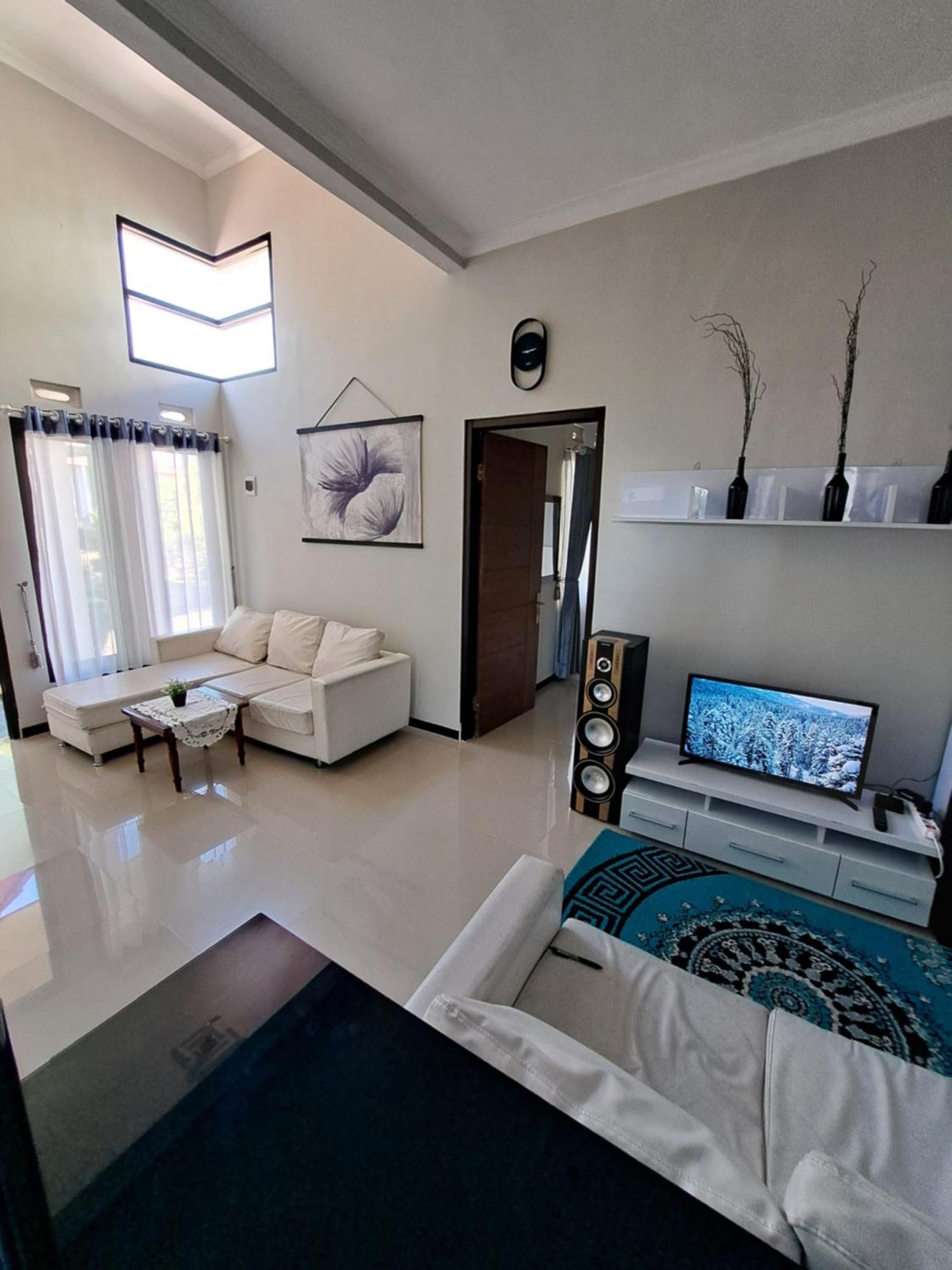 Villa Petit Tour Бату Экстерьер фото